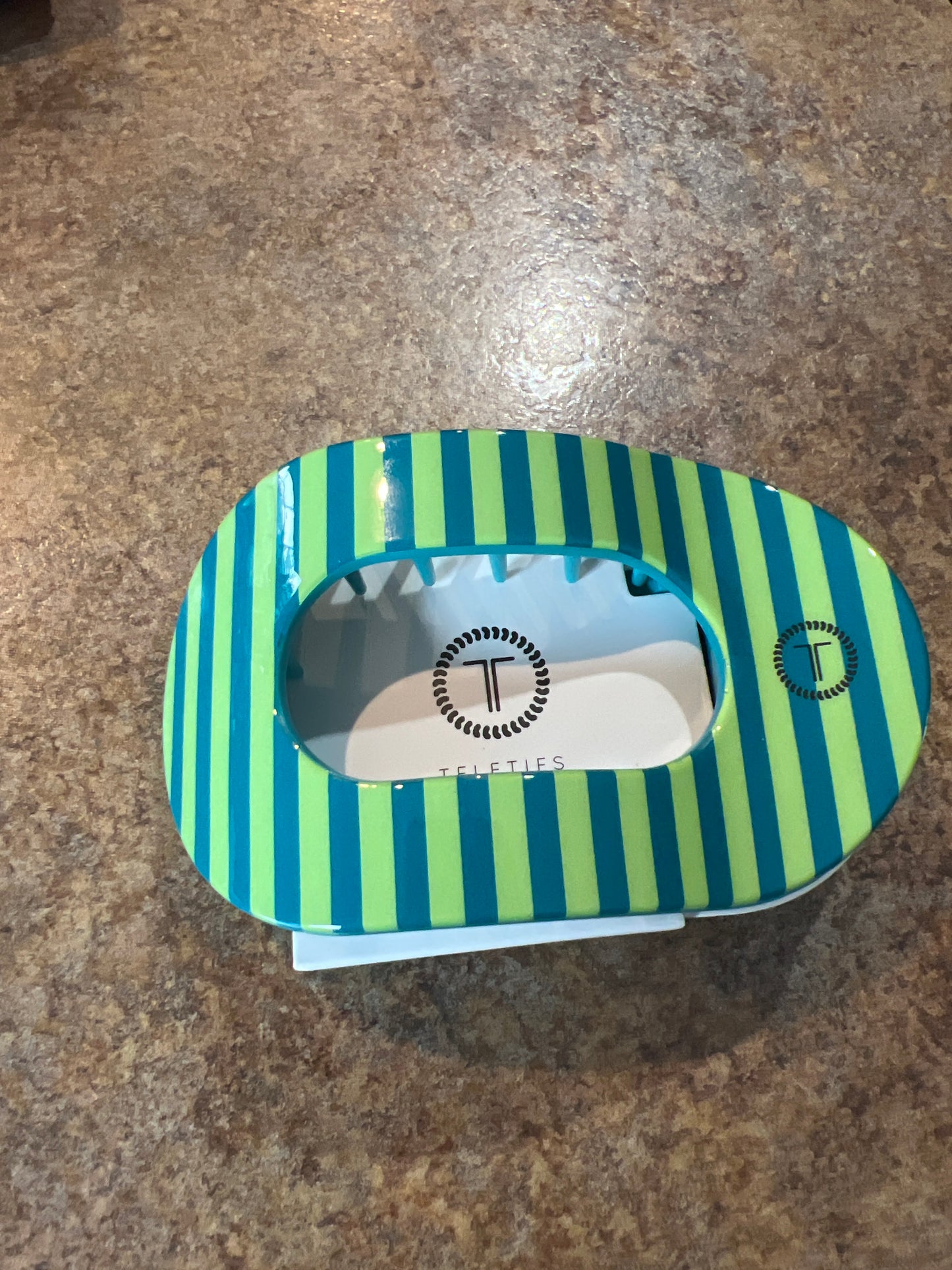Medium Cabana Cutie - Flat Round Teletie Clip