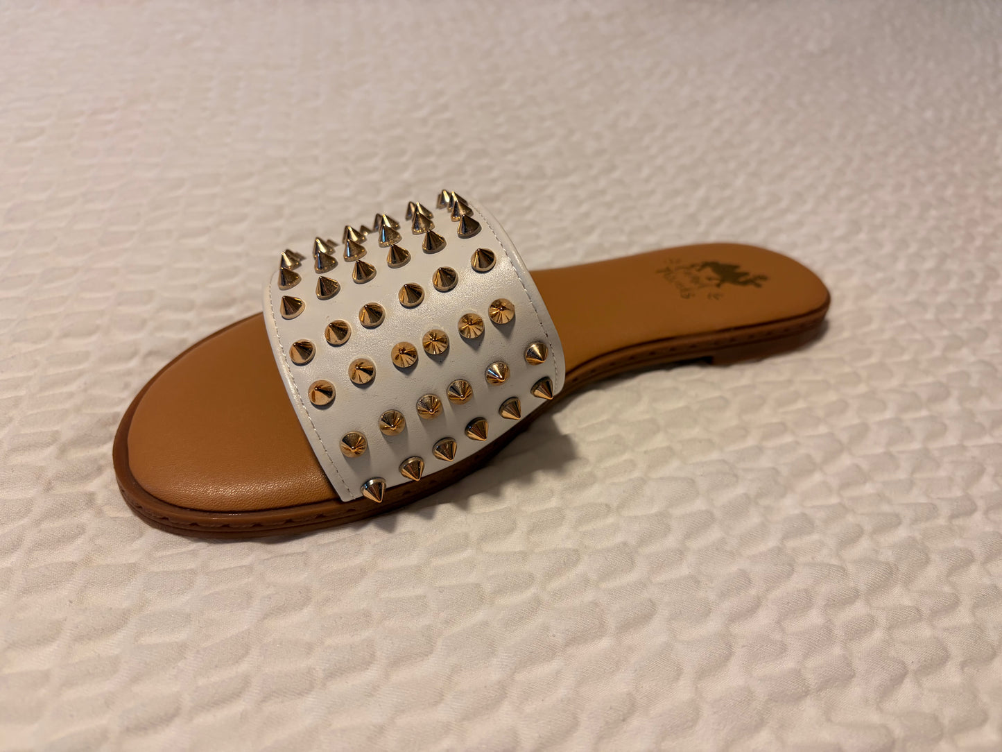Camel Threads Flirtini White and Brown Sandals