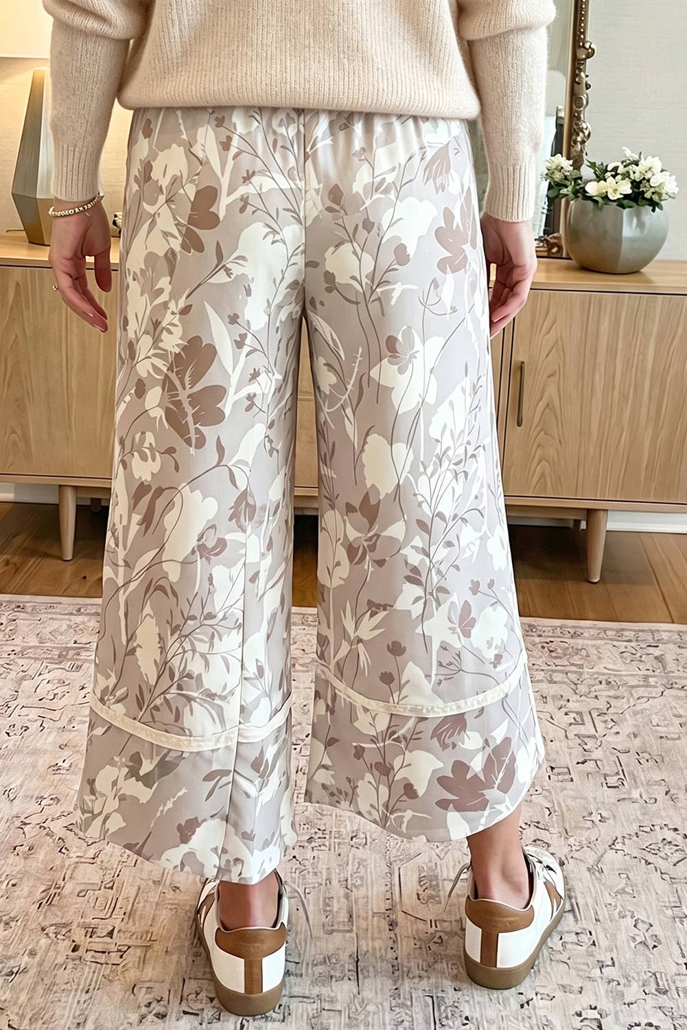 66 Floral Plus Contrast Elastic Waist Pants