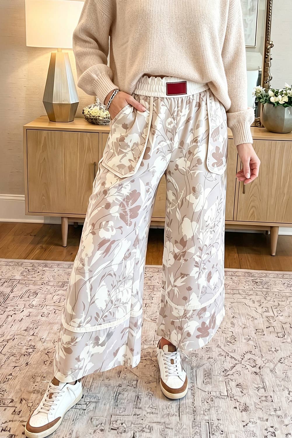 66 Floral Plus Contrast Elastic Waist Pants